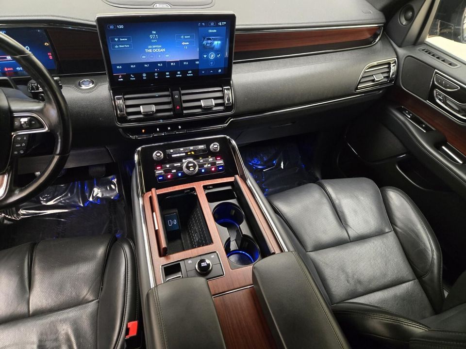 2023 Lincoln Navigator L