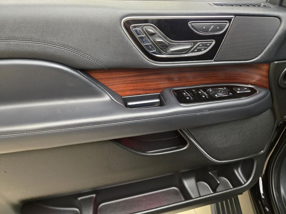 2023 Lincoln Navigator L