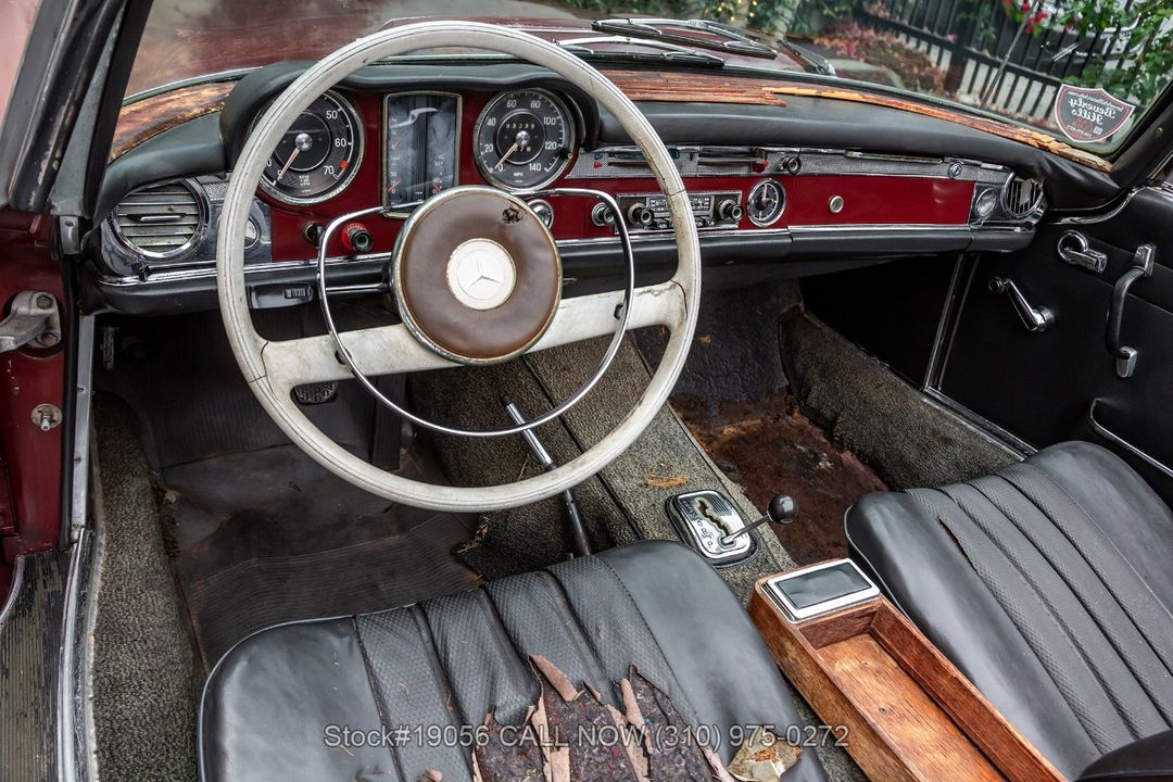 1967 Mercedes-Benz 230SL