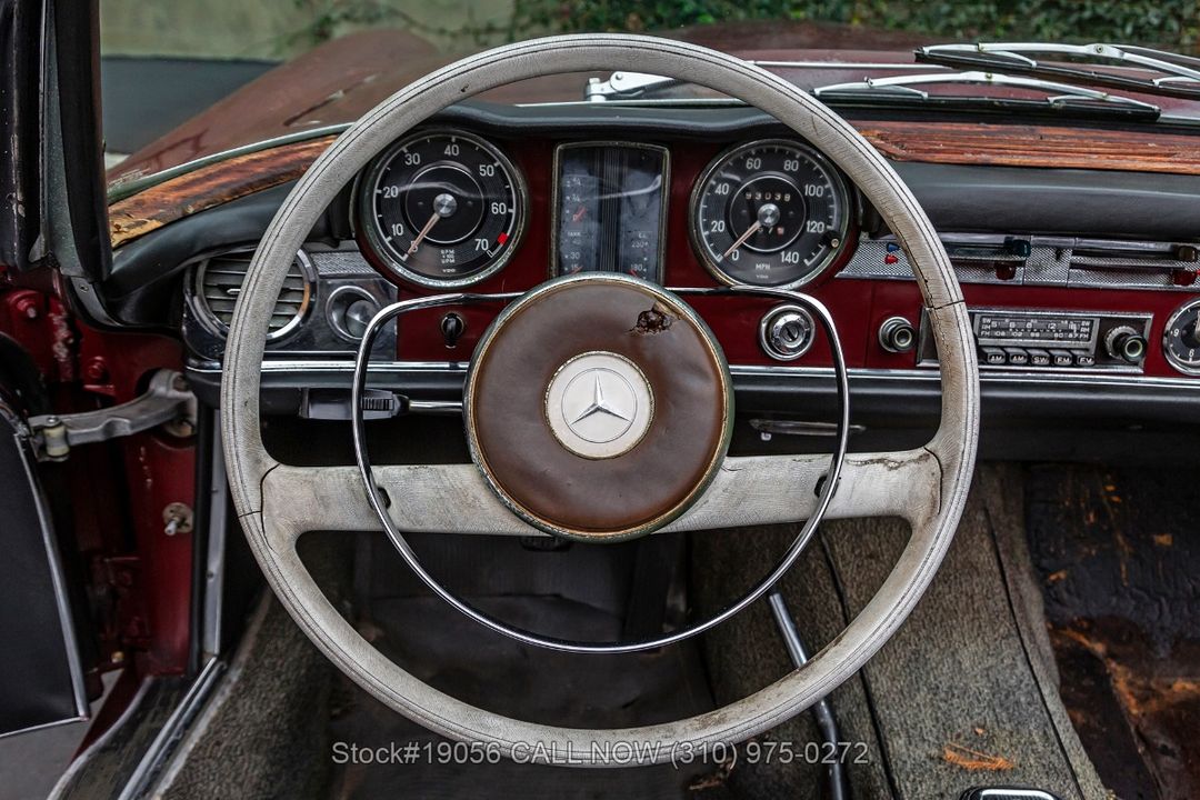 1967 Mercedes-Benz 230SL