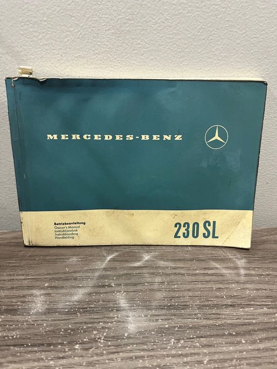 1967 Mercedes-Benz 230SL