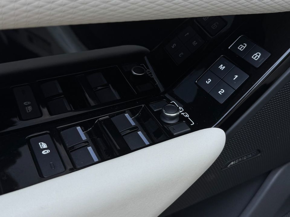 2023 Land Rover Range Rover Velar