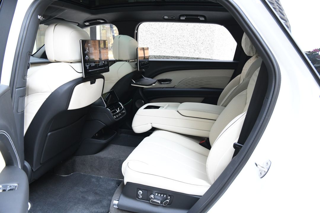 2025 Bentley Bentayga
