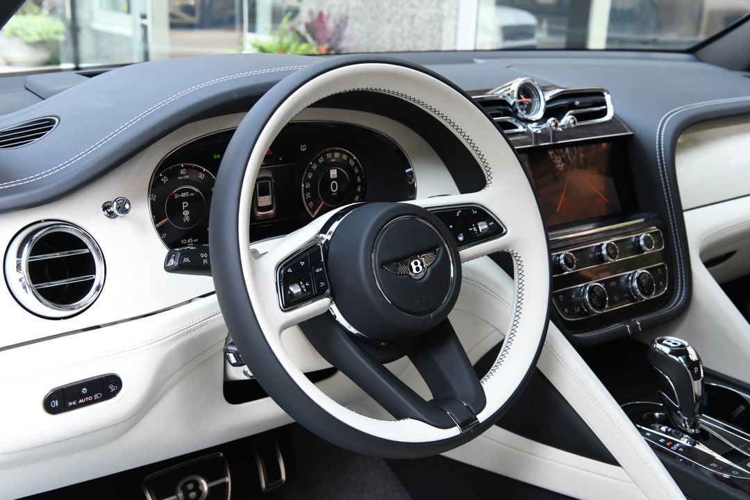 2025 Bentley Bentayga