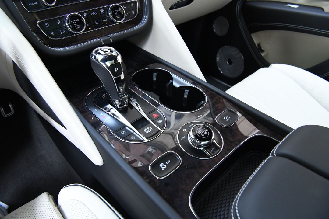 2025 Bentley Bentayga