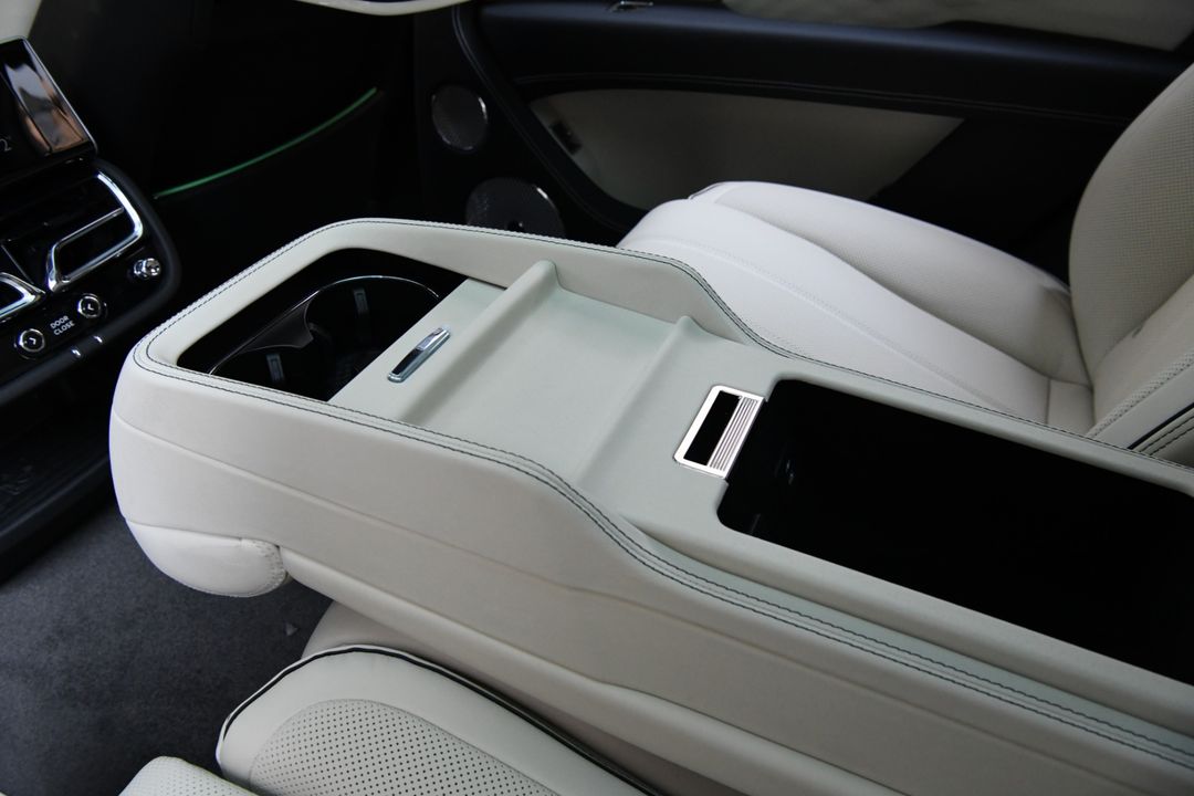 2025 Bentley Bentayga