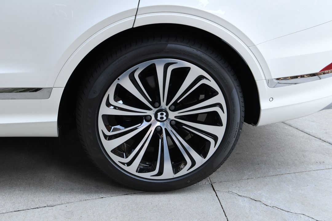 2025 Bentley Bentayga