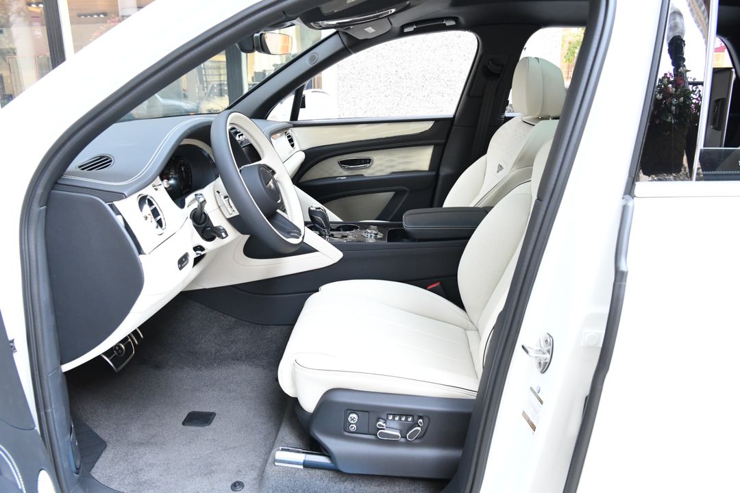 2025 Bentley Bentayga