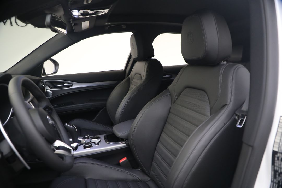 2025 Alfa Romeo Stelvio