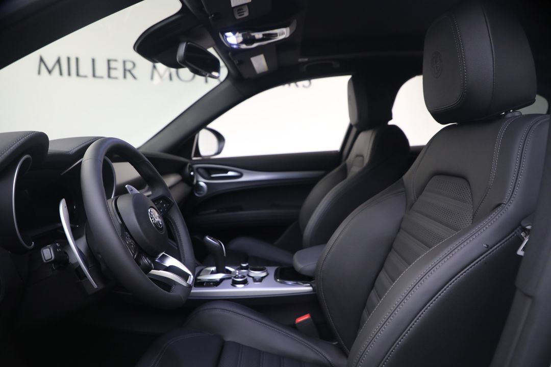 2025 Alfa Romeo Stelvio