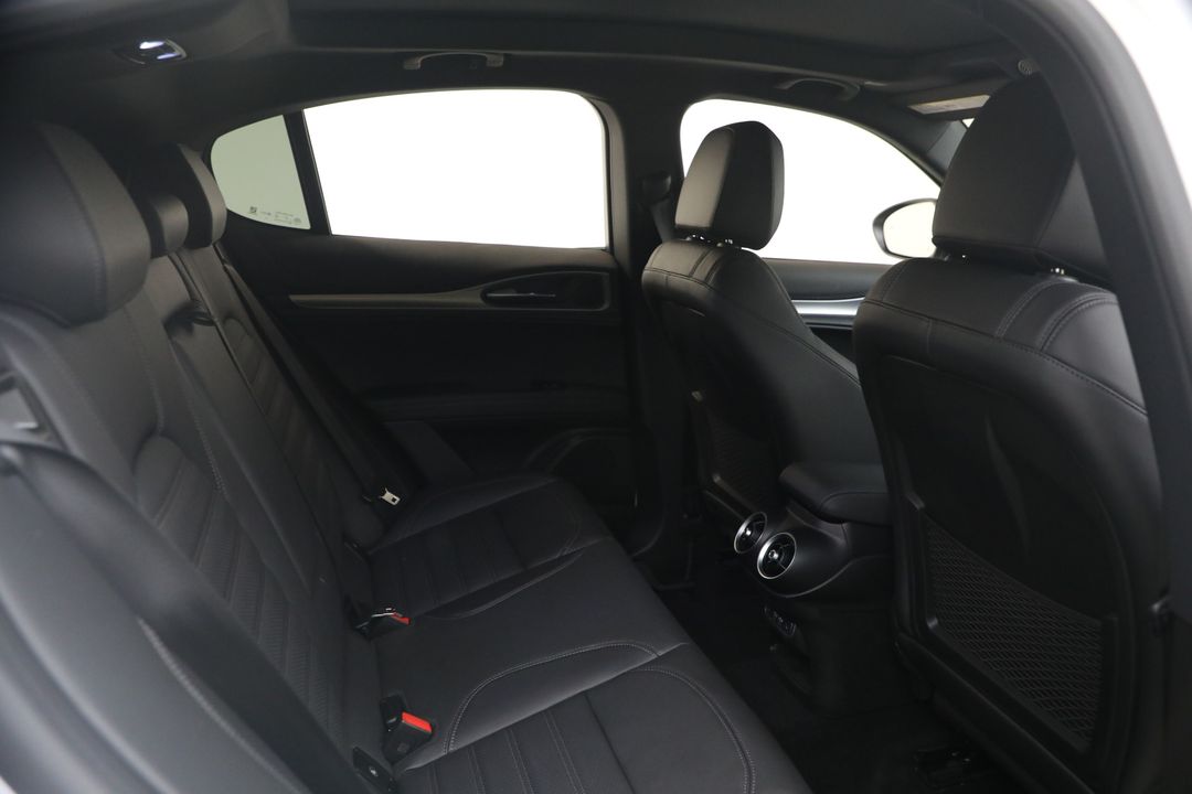 2025 Alfa Romeo Stelvio