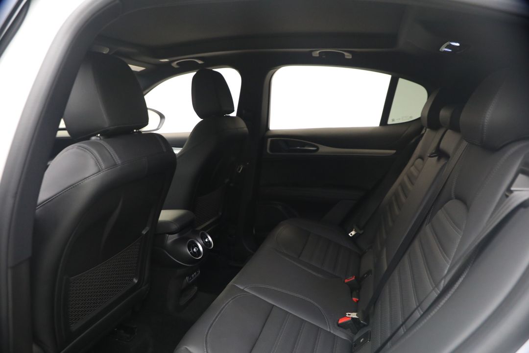 2025 Alfa Romeo Stelvio