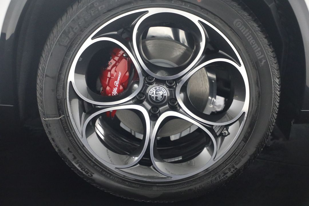 2025 Alfa Romeo Stelvio