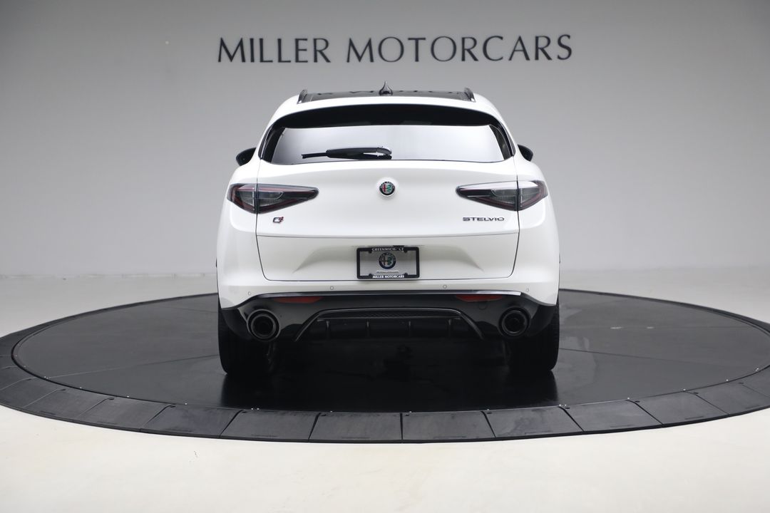 2025 Alfa Romeo Stelvio