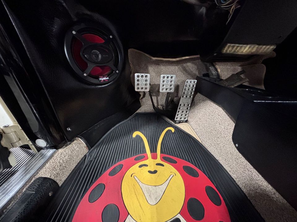 1973 VOLKSWAGEN SUPER BEETLE