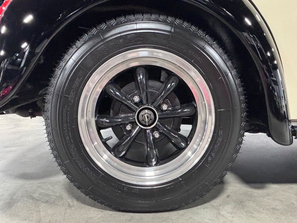 1973 VOLKSWAGEN SUPER BEETLE