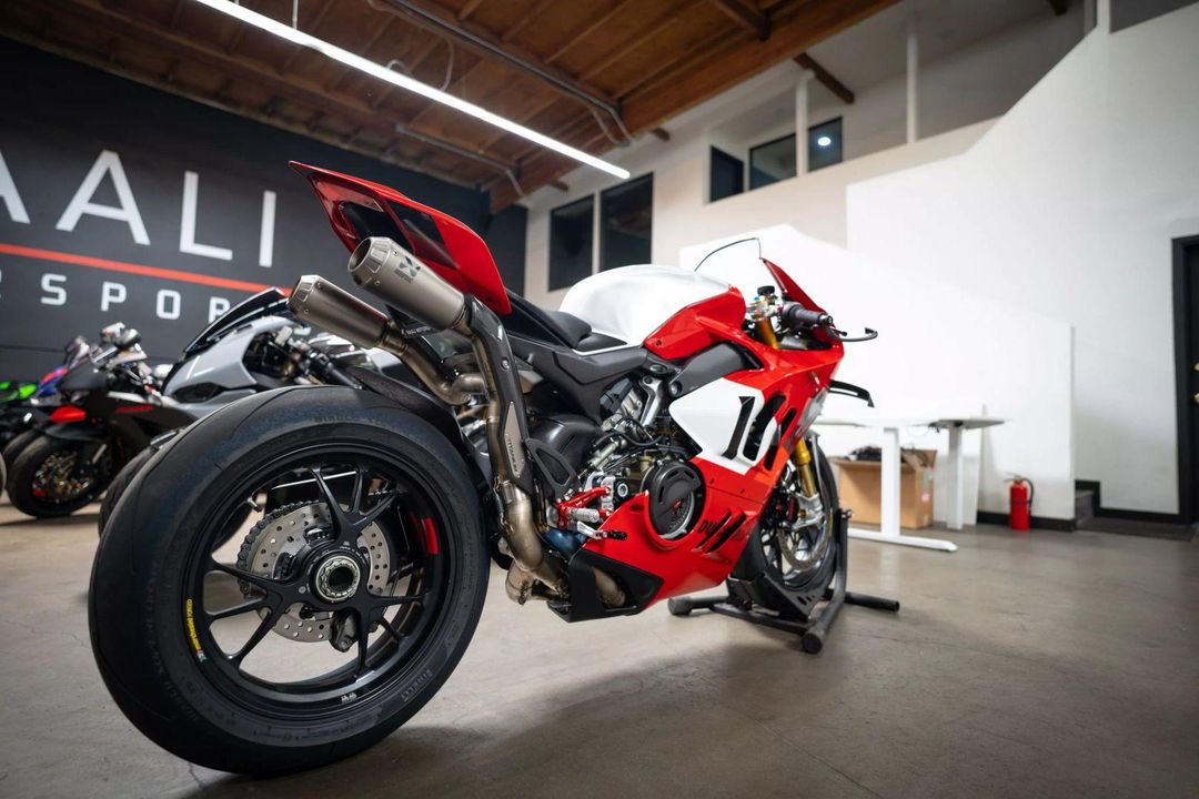 2023 Ducati Panigale V4 R