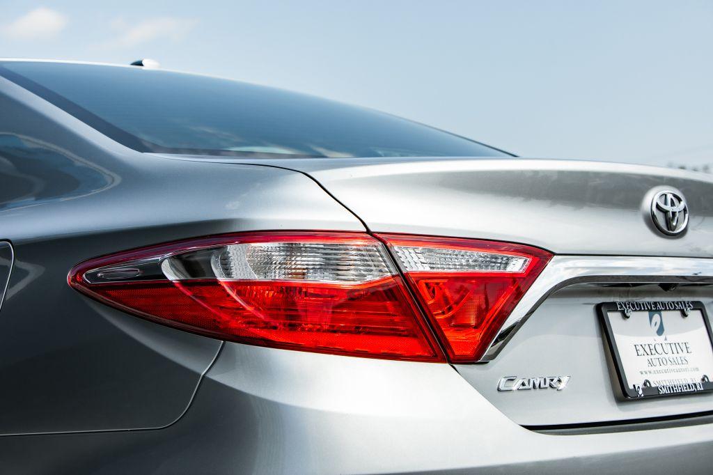 2015 Toyota CAMRY XLE