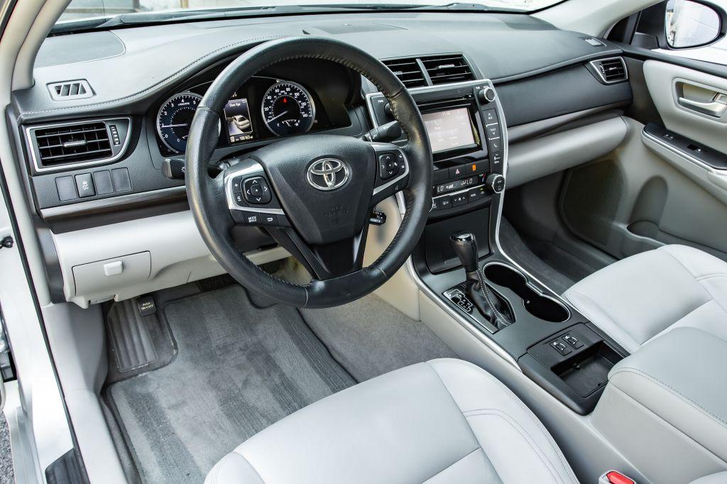 2015 Toyota CAMRY XLE