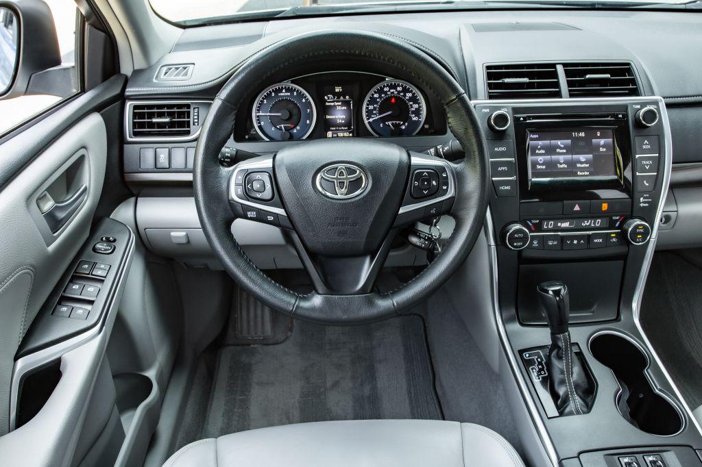 2015 Toyota CAMRY XLE