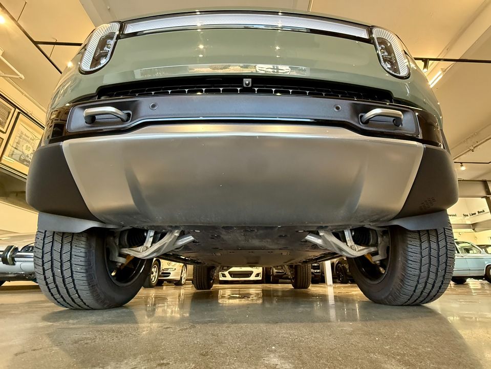 2022 Rivian R1S