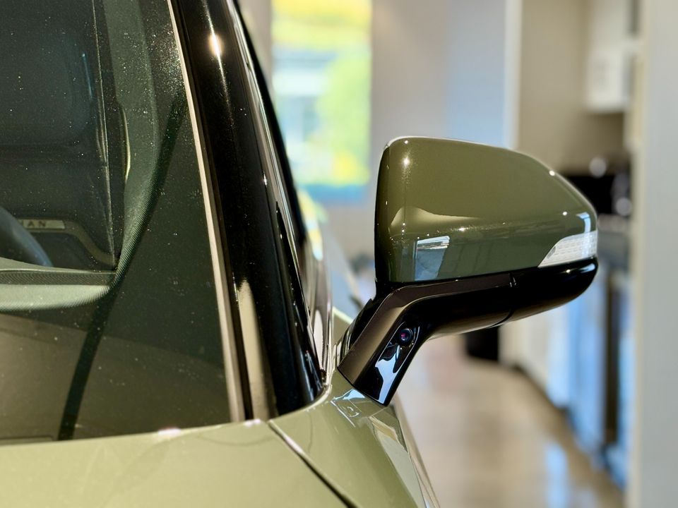 2022 Rivian R1S