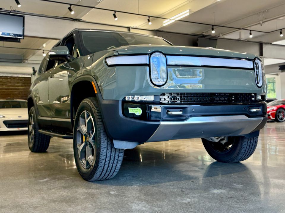 2022 Rivian R1S