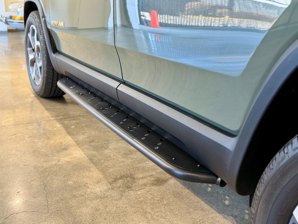 2022 Rivian R1S