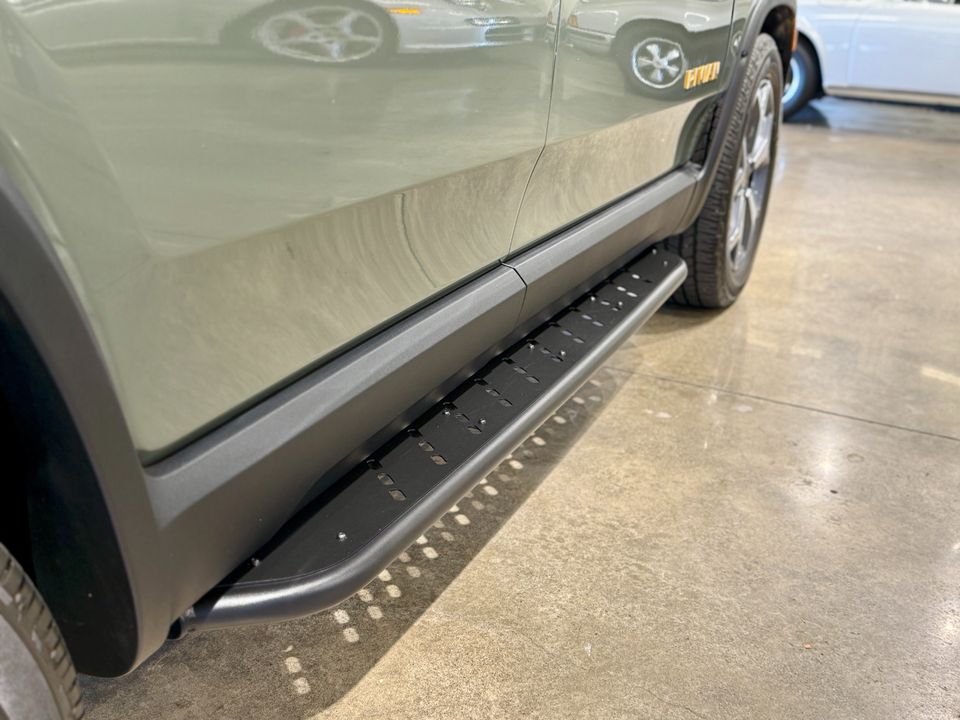 2022 Rivian R1S