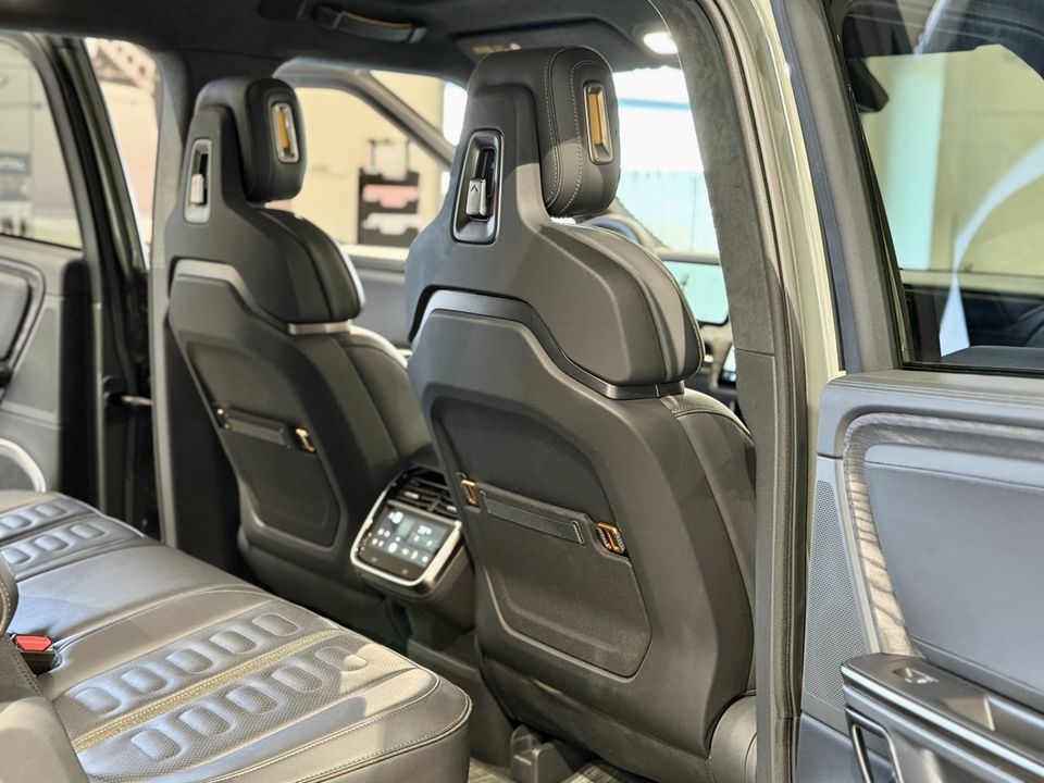 2022 Rivian R1S