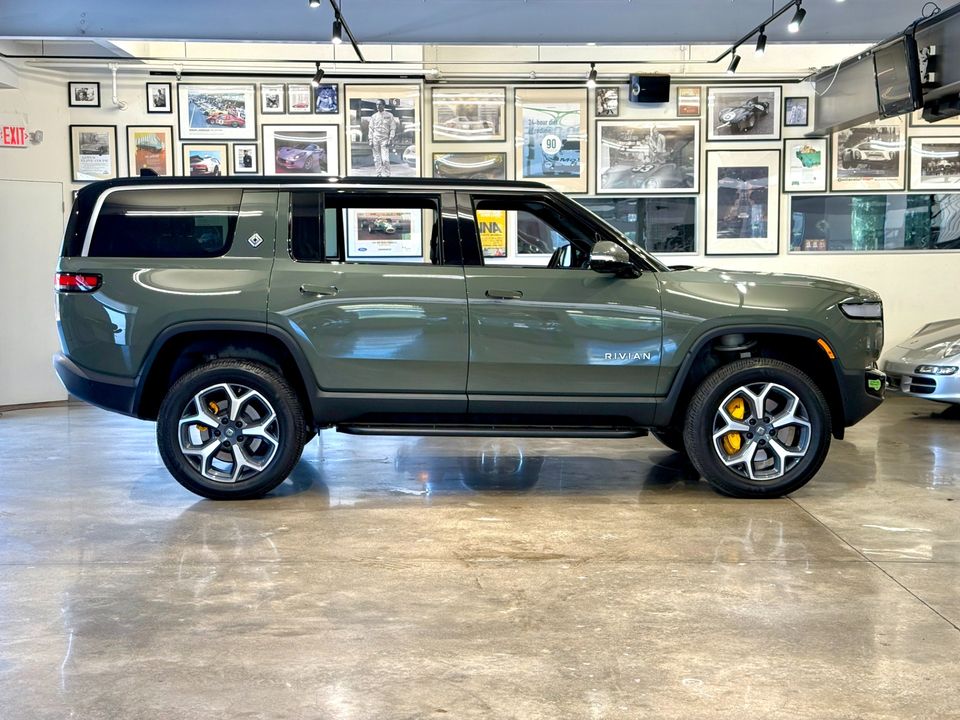 2022 Rivian R1S