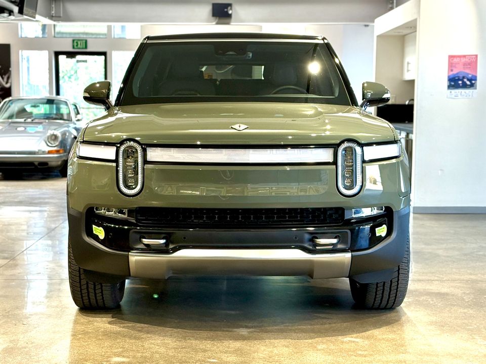 2022 Rivian R1S