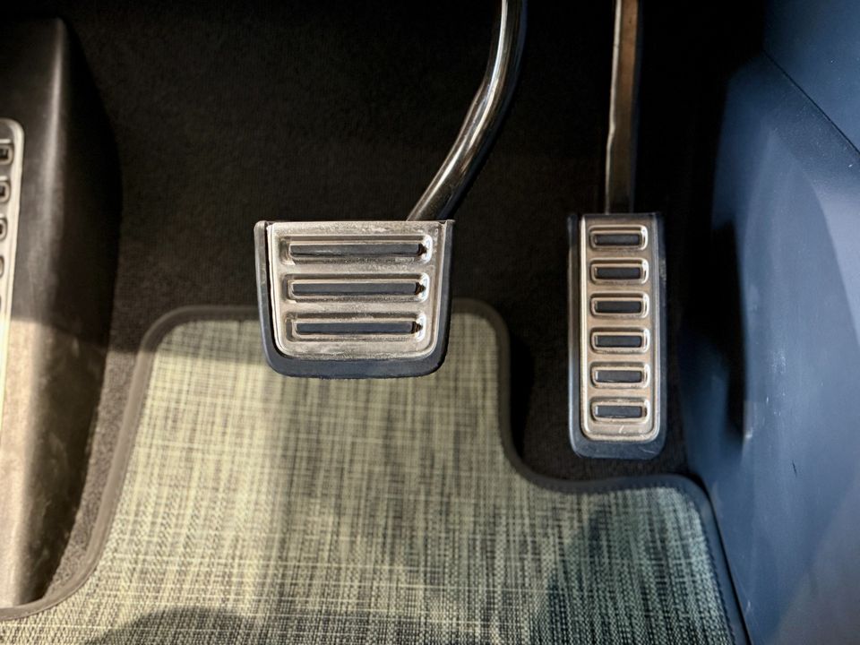 2022 Rivian R1S