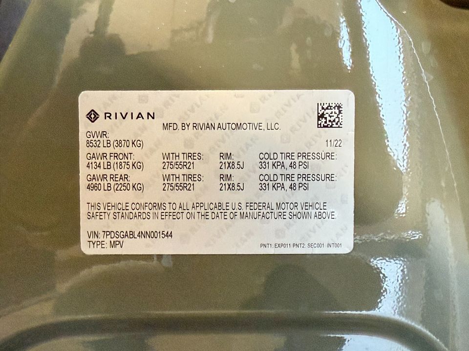2022 Rivian R1S
