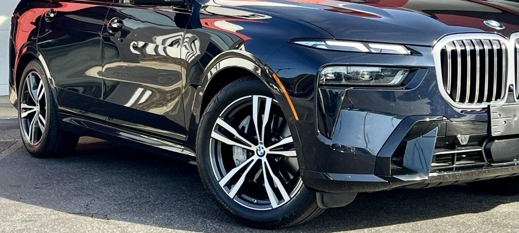 2023 BMW X7