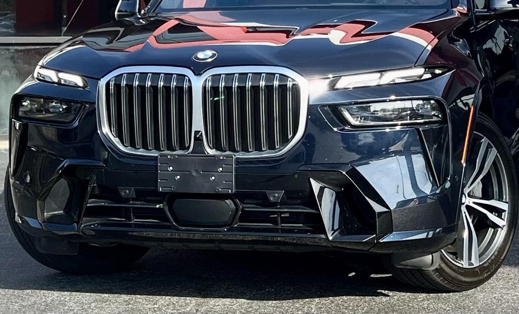 2023 BMW X7