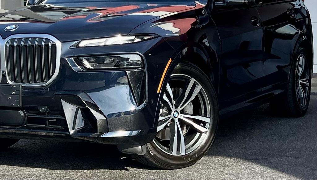 2023 BMW X7