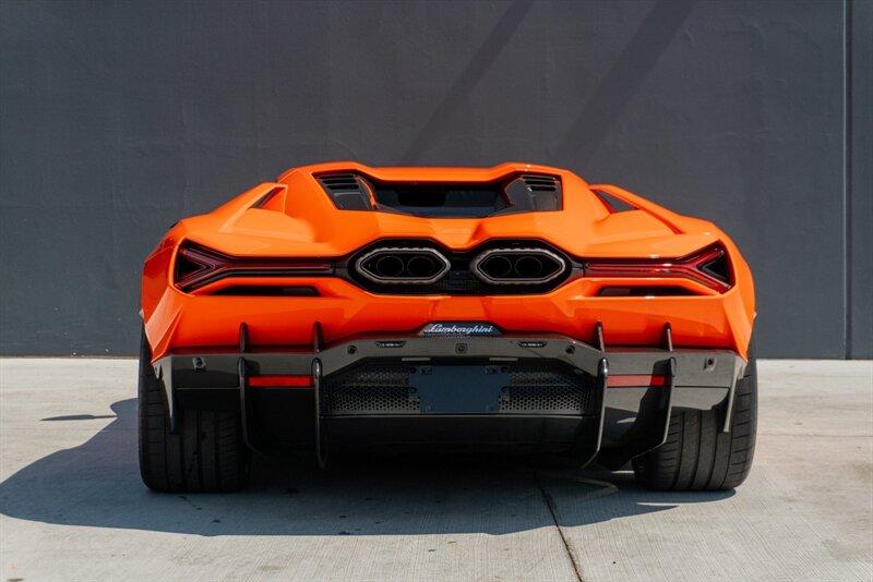 2024 Lamborghini Revuelto