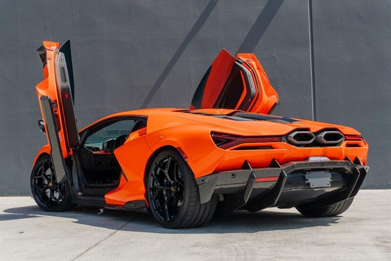 2024 Lamborghini Revuelto