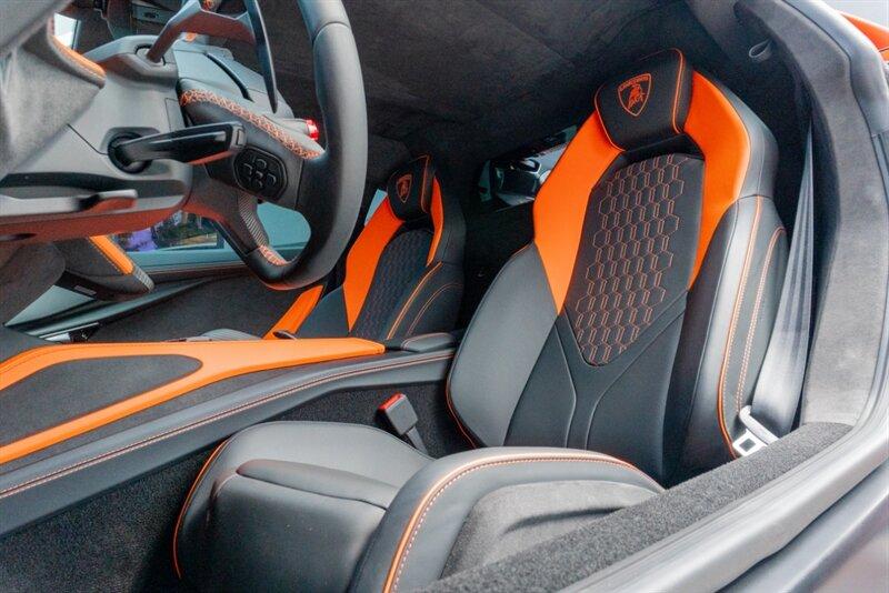 2024 Lamborghini Revuelto