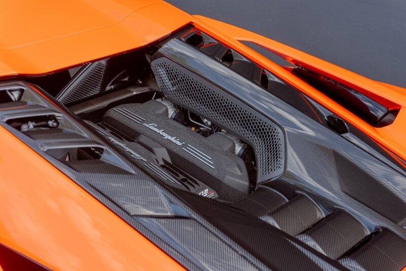 2024 Lamborghini Revuelto