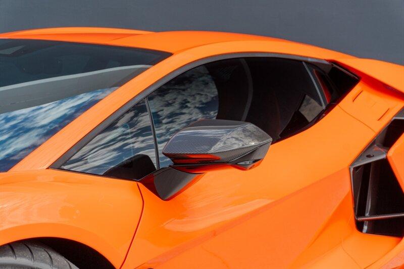 2024 Lamborghini Revuelto