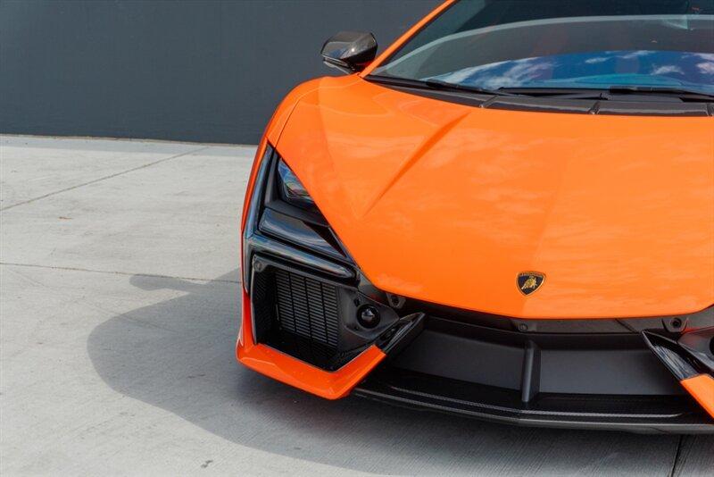 2024 Lamborghini Revuelto