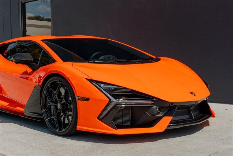 2024 Lamborghini Revuelto