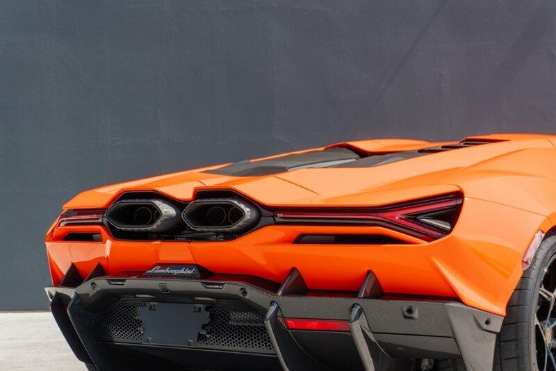 2024 Lamborghini Revuelto