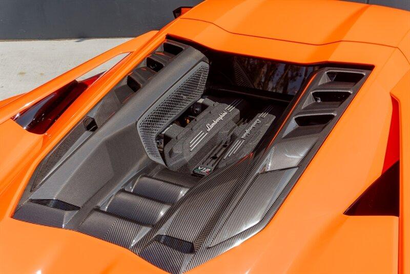 2024 Lamborghini Revuelto
