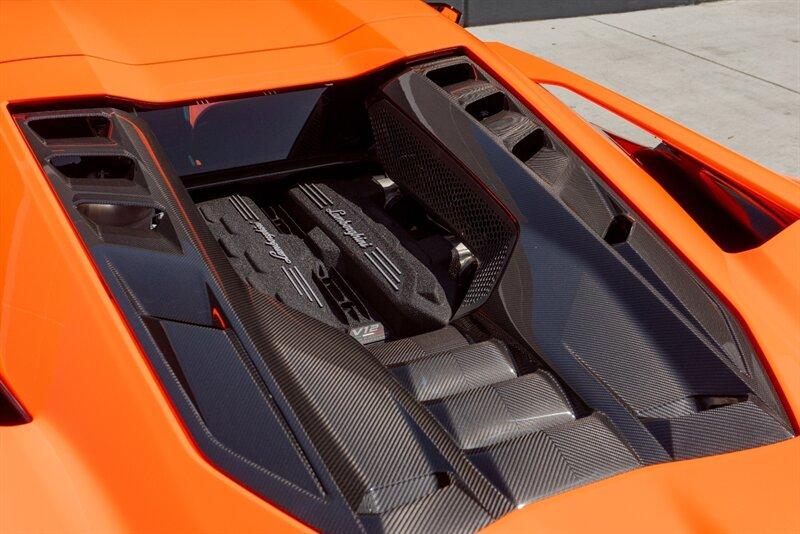 2024 Lamborghini Revuelto