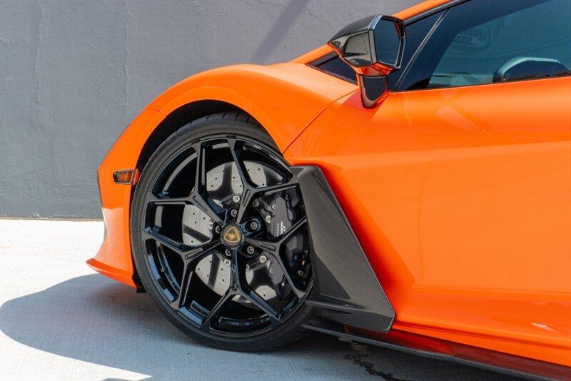 2024 Lamborghini Revuelto
