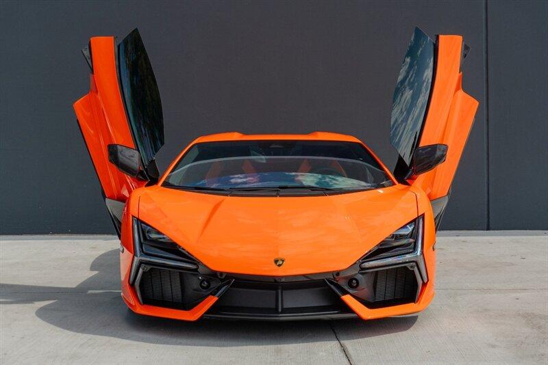 2024 Lamborghini Revuelto