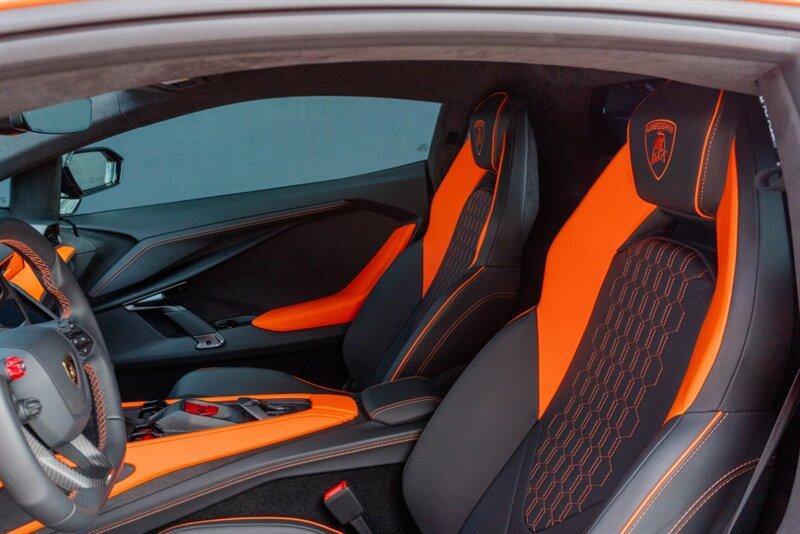 2024 Lamborghini Revuelto